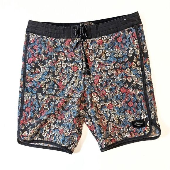 McKevlin’s Surf Floral Board Shorts Size 26 - Picture 1 of 10